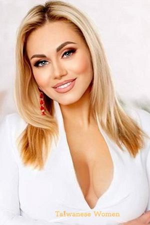 212509 - Yulia Age: 47 - Ukraine