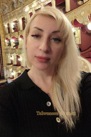 221102 - Iryna Age: 49 - Ukraine